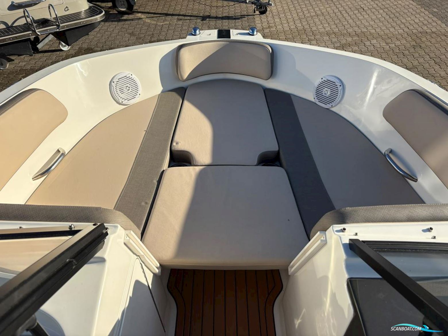 Bayliner VR5
