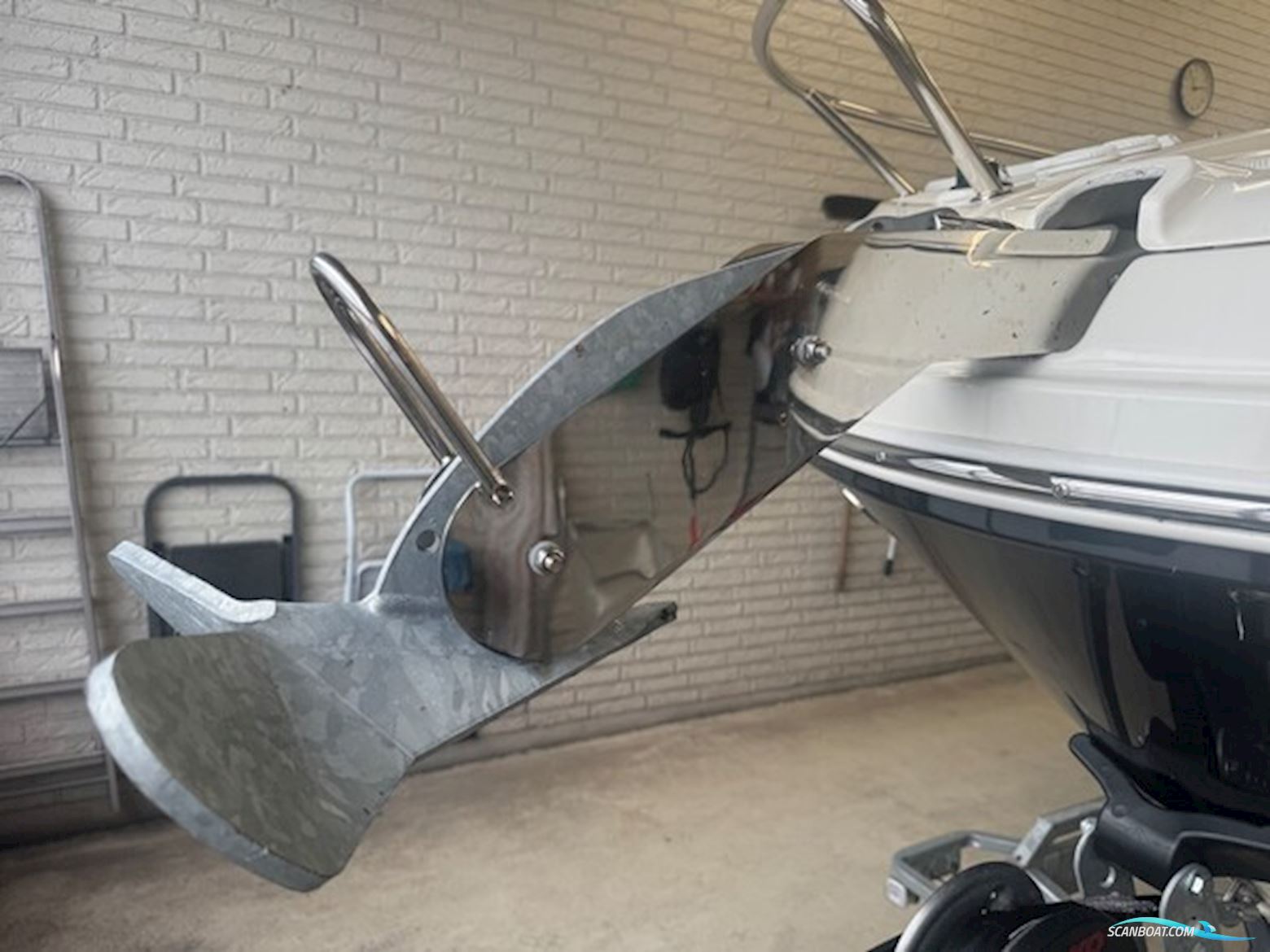 Bayliner VR6 Cuddy Med 300 hk Mercruiser-Efi V8 6,2L og 2700 kg Variant Bådtrailer