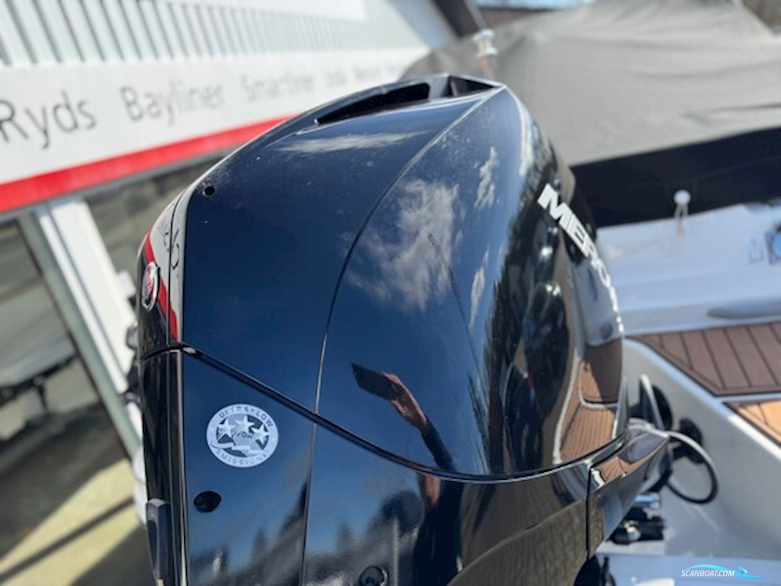 Bayliner VR6 Cuddy med F200 Mercury-EFI 4 takt DS XL V6 3,4L - Anvisningssalg.