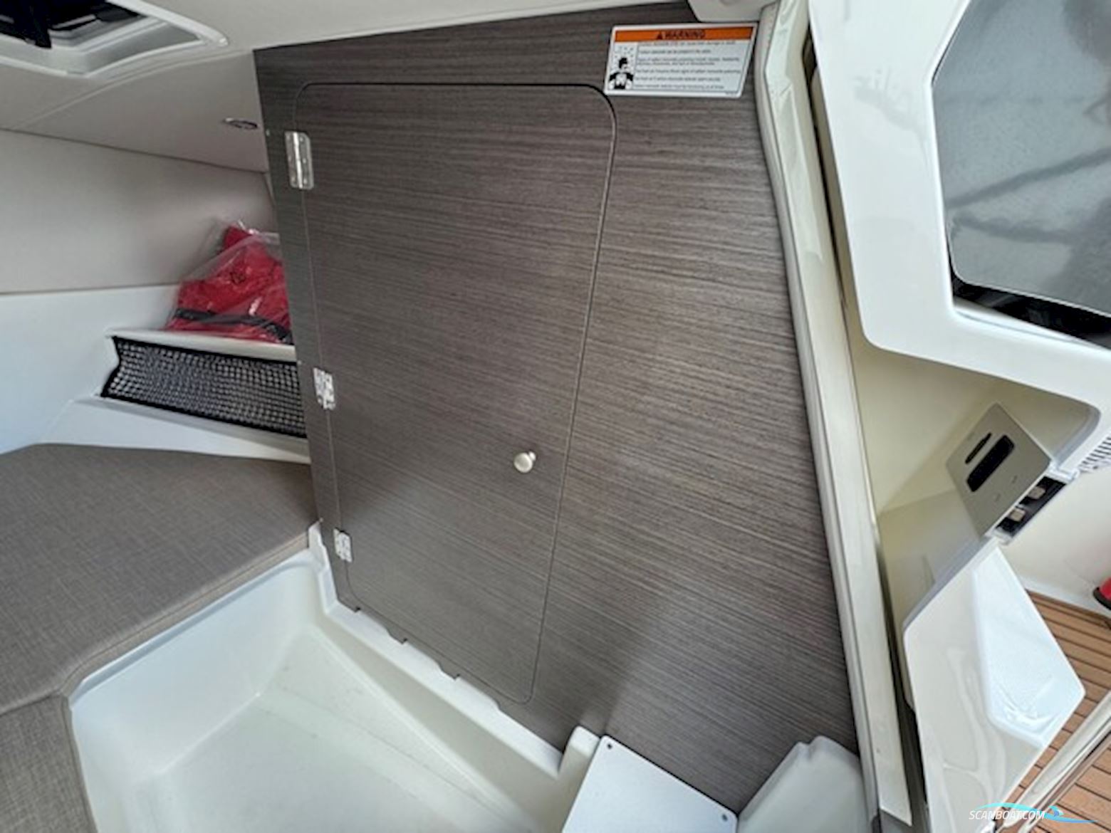 Bayliner VR6 Cuddy med F250 Mercury Verado AM DS XL V8 CF - Anvisningssalg.