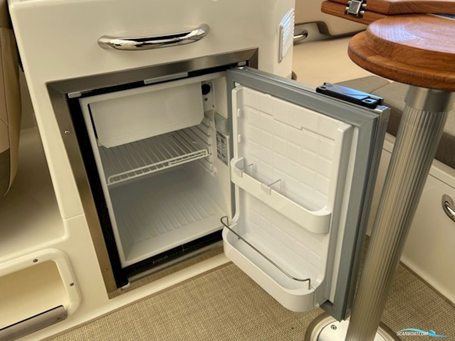 Bayliner VR6 Cuddy, MerCruiser 6,2 MPI...