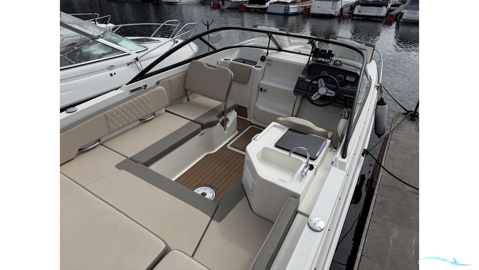 Bayliner VR6 Cuddy