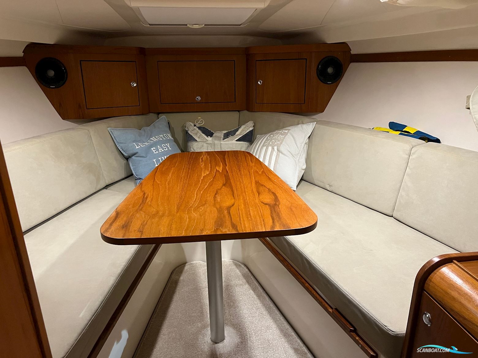 Begagnad Aquador 27 HT -14 (PS)