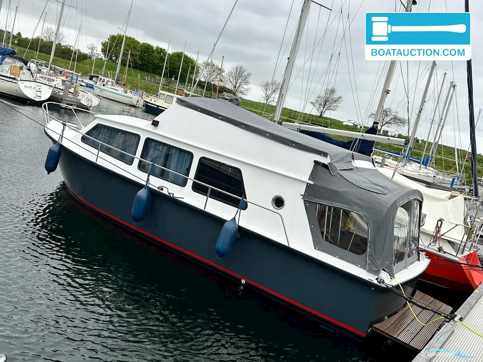BEGE Fly 900 Motorboat 1991, with Craftsman marine engine, The Netherlands