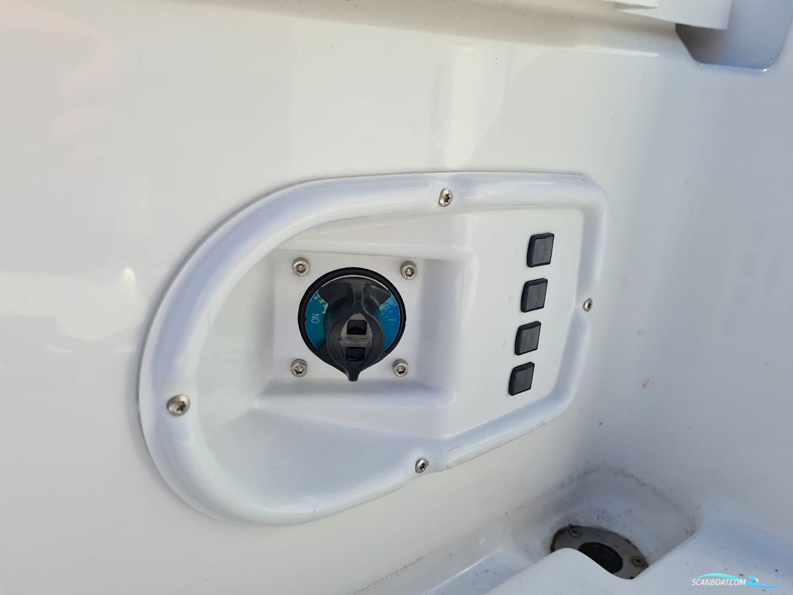 Bella 500 BR - 80 HK Mercury/Udstyr