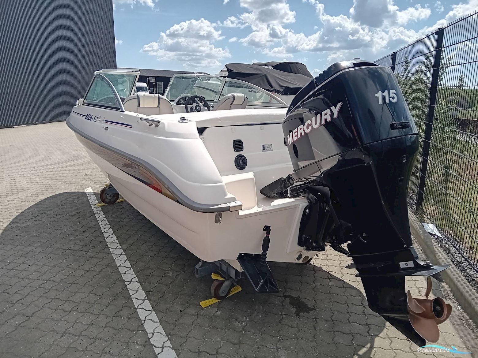 Bella 512 Excel Bowrider m/115 hk Mercury 4-Takt Efi