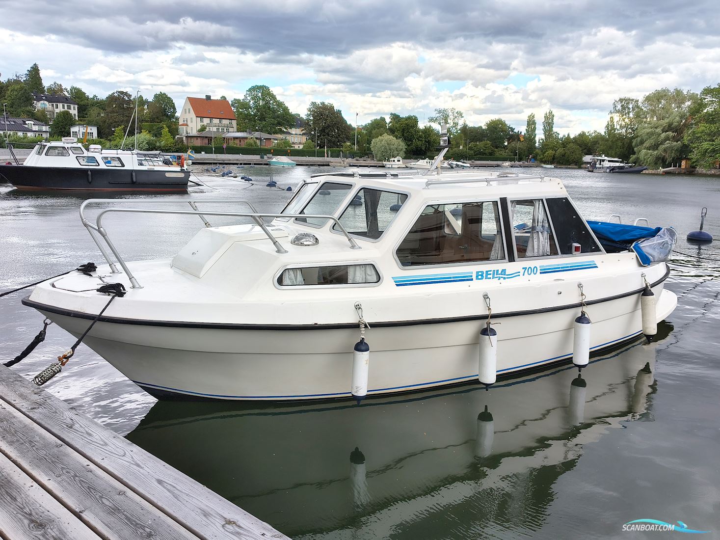 Bella 700