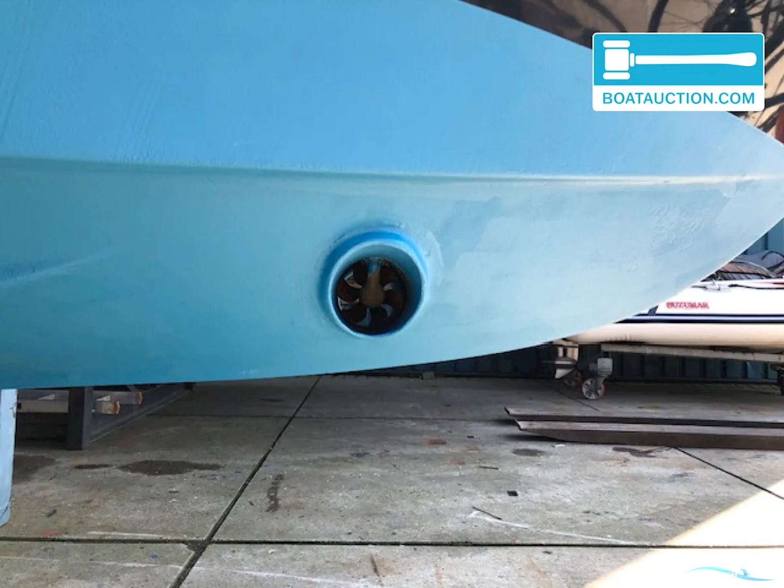 BELLA 702