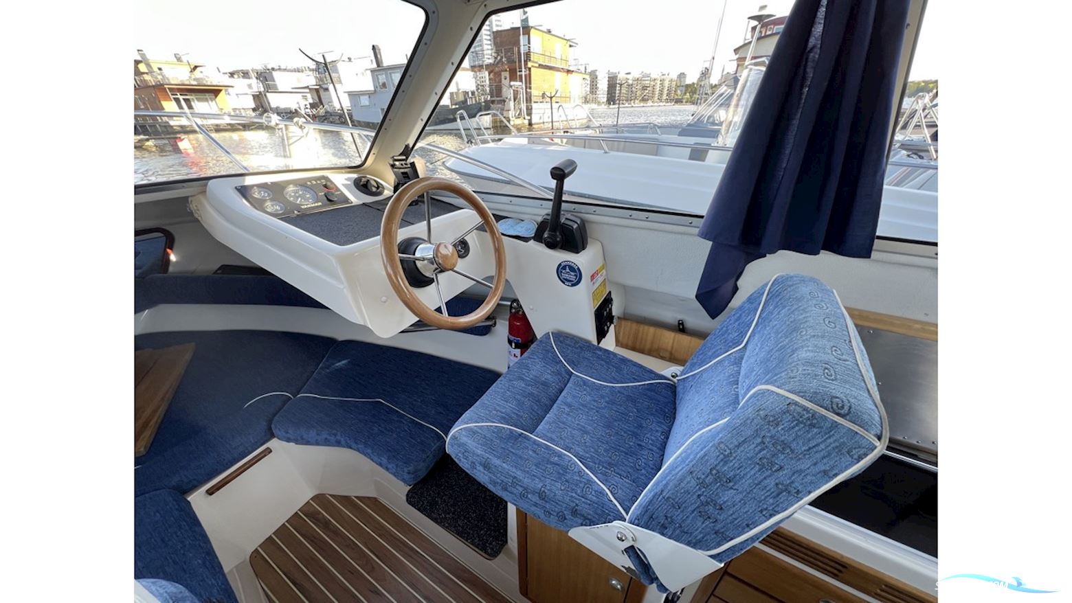 Bella 703