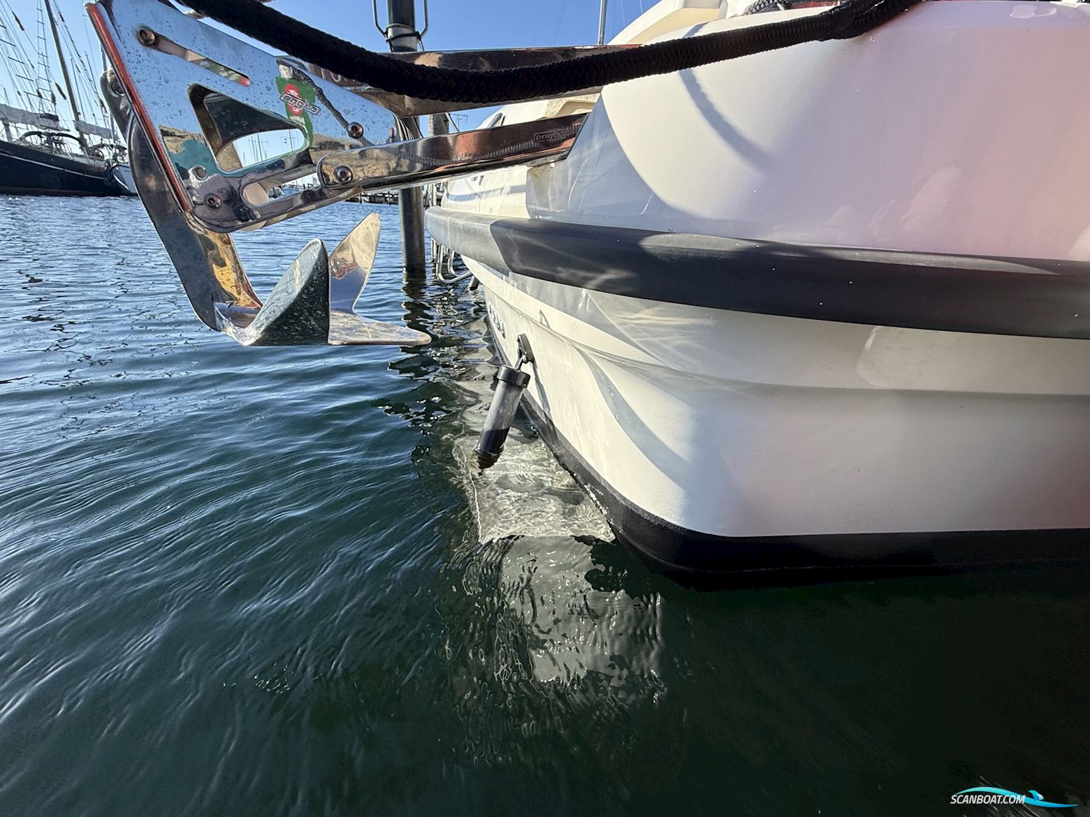 Bella 9000 Utroligt Rummelig Familiebåd