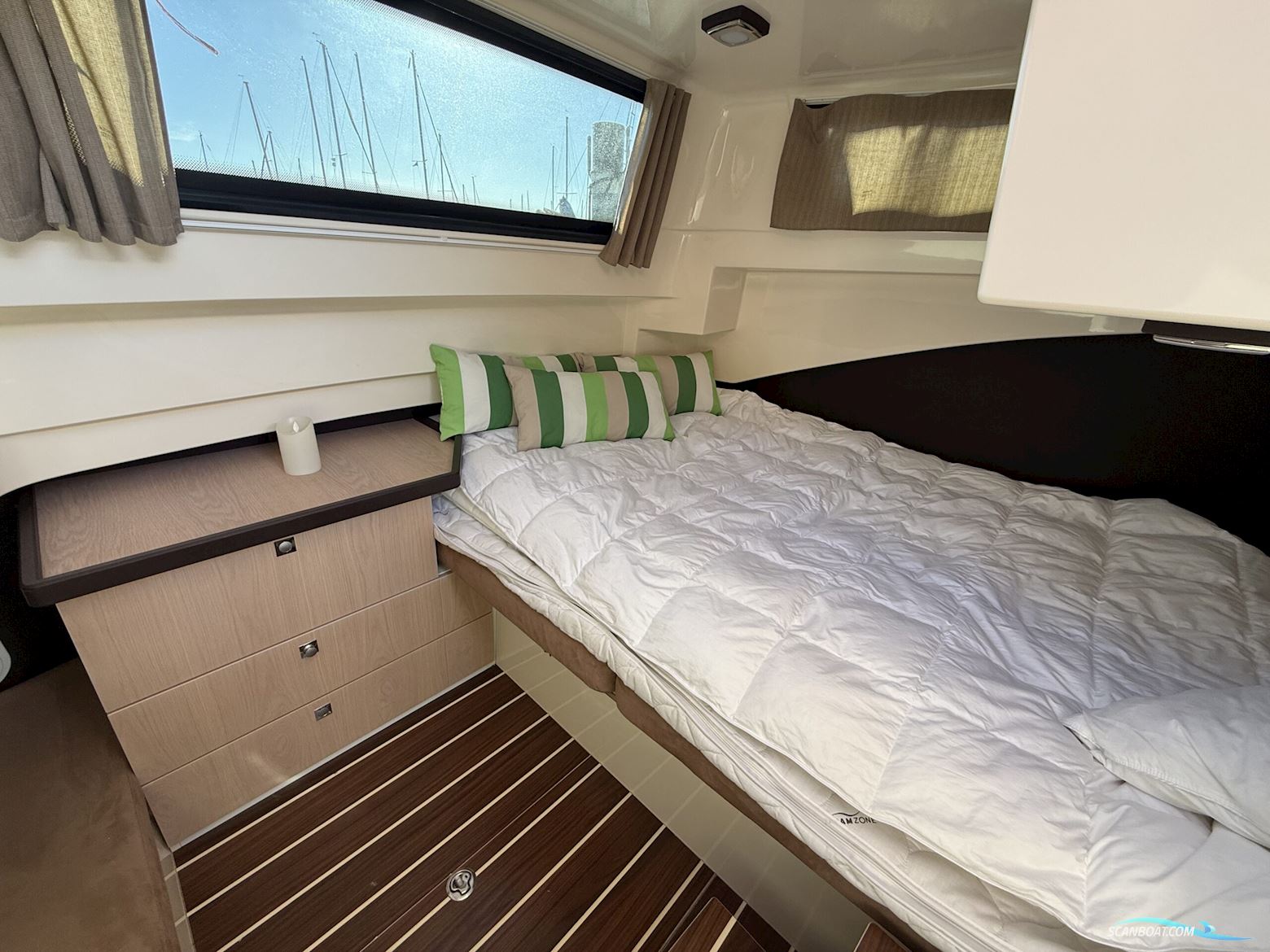 Bella 9000 Utroligt Rummelig Familiebåd