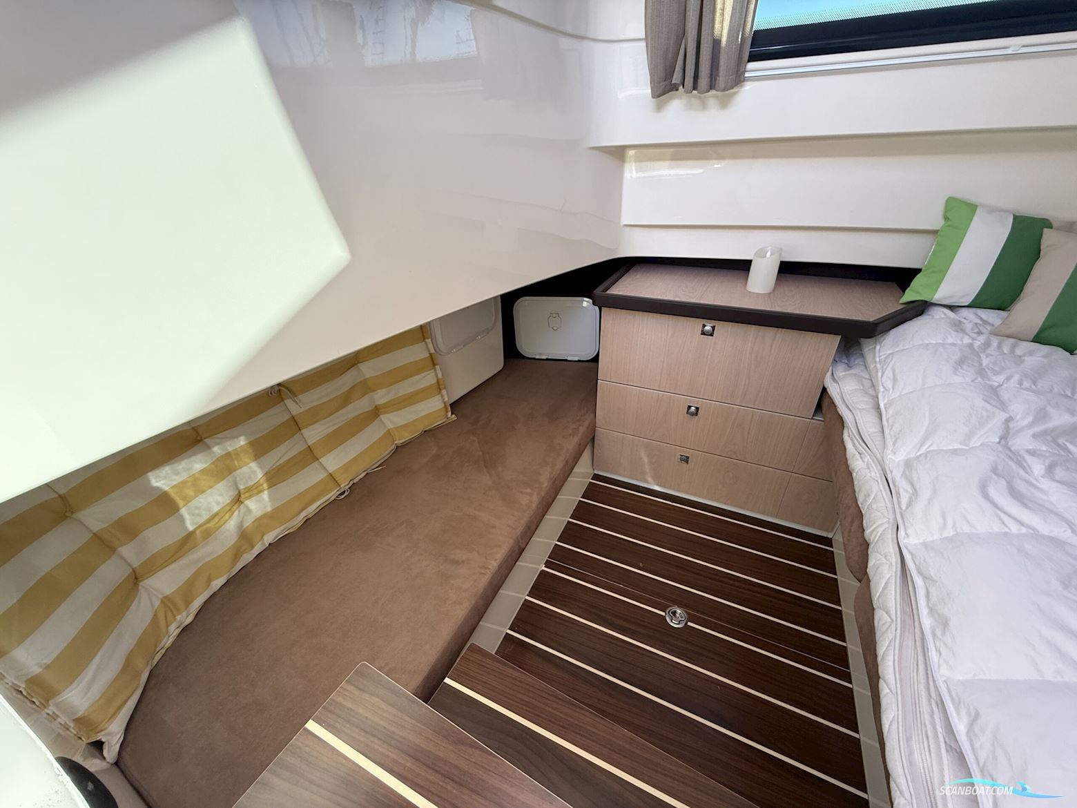 Bella 9000 Utroligt Rummelig Familiebåd