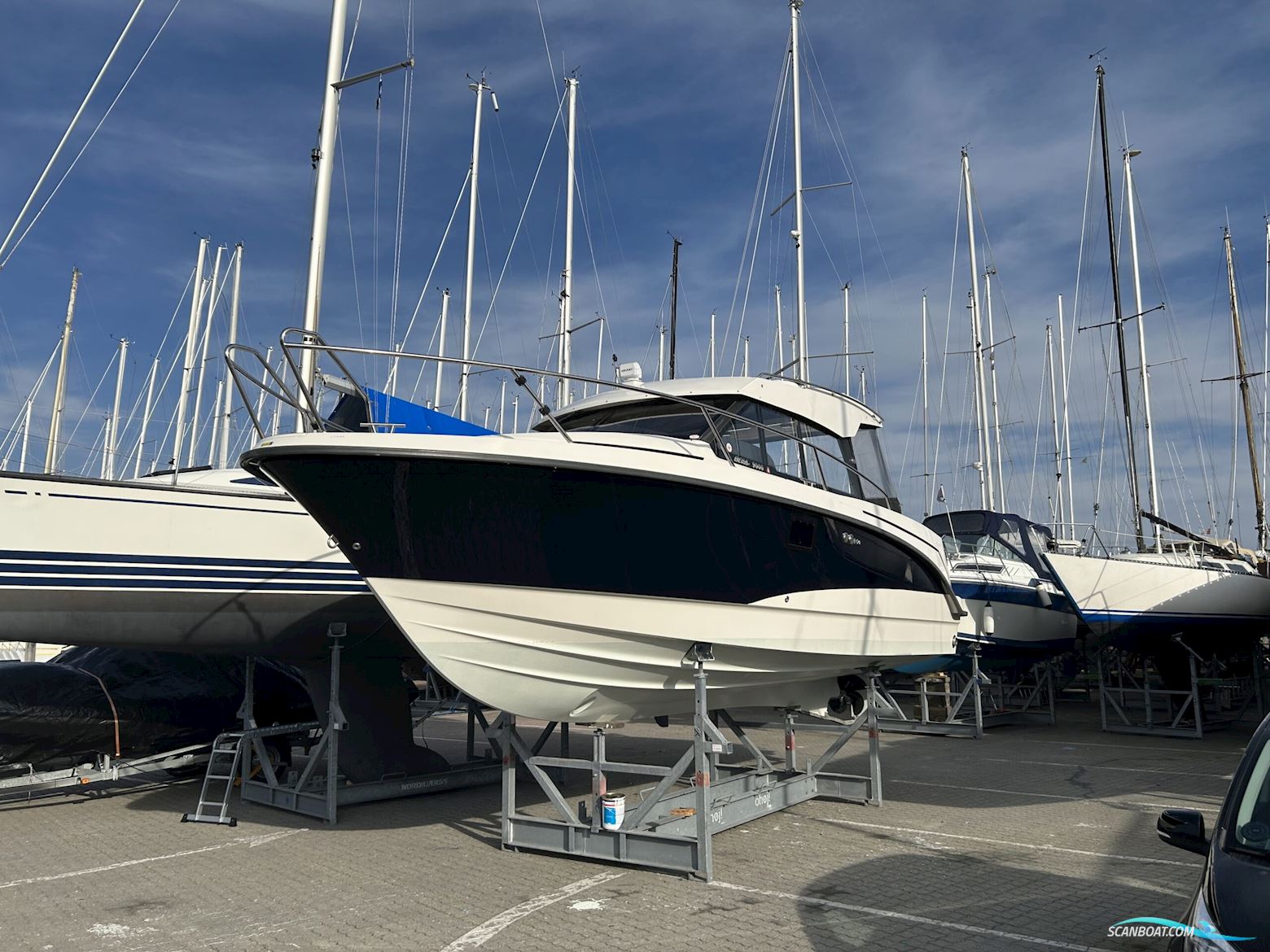 Bella 9000 Utroligt Rummelig Familiebåd