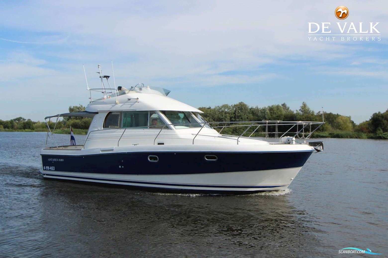 Beneteau Antares 10.80 Motorboat 2004, with Volvo Penta engine, The Netherlands