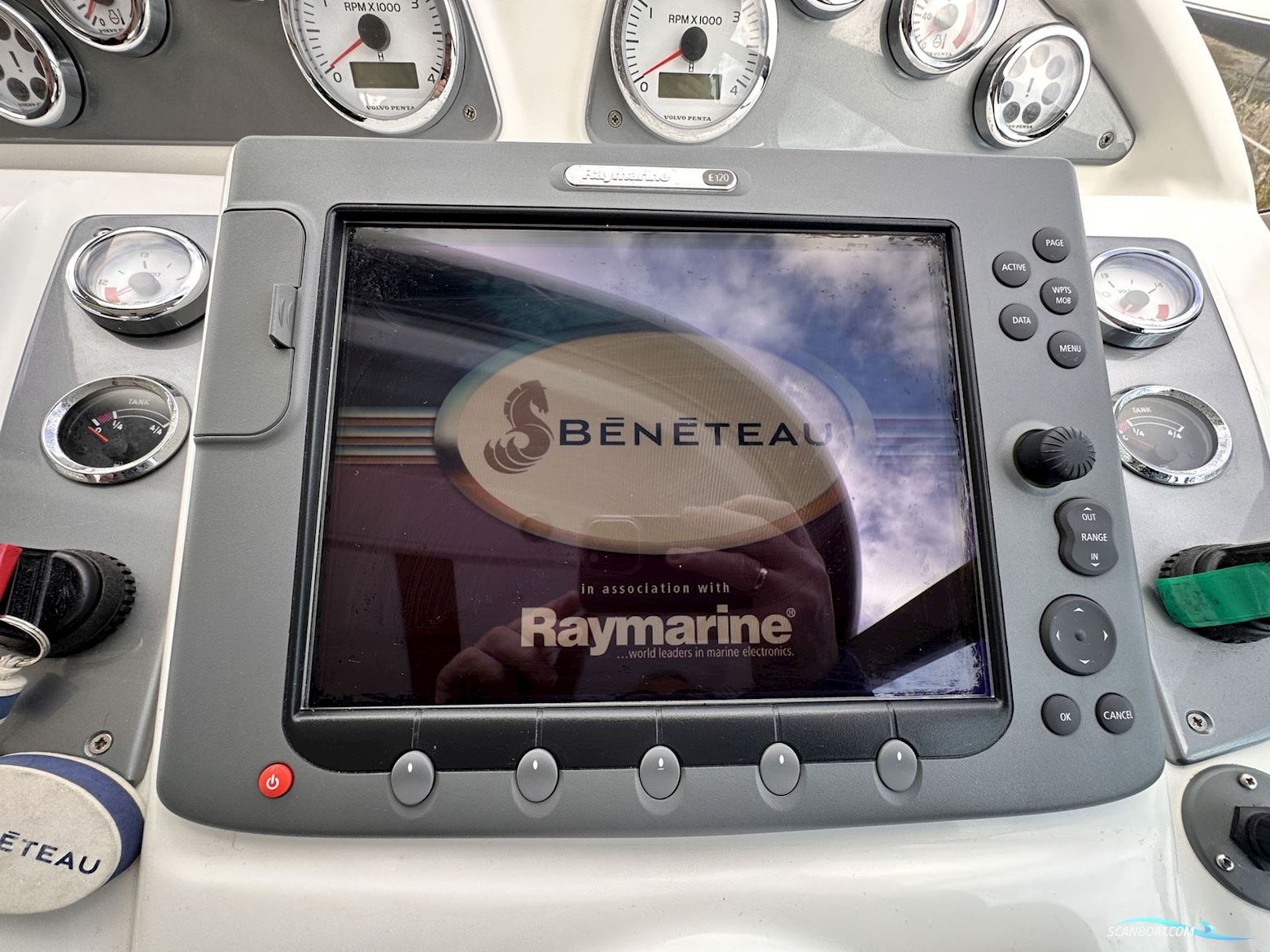 Béneteau Antares 12 - 2motorer