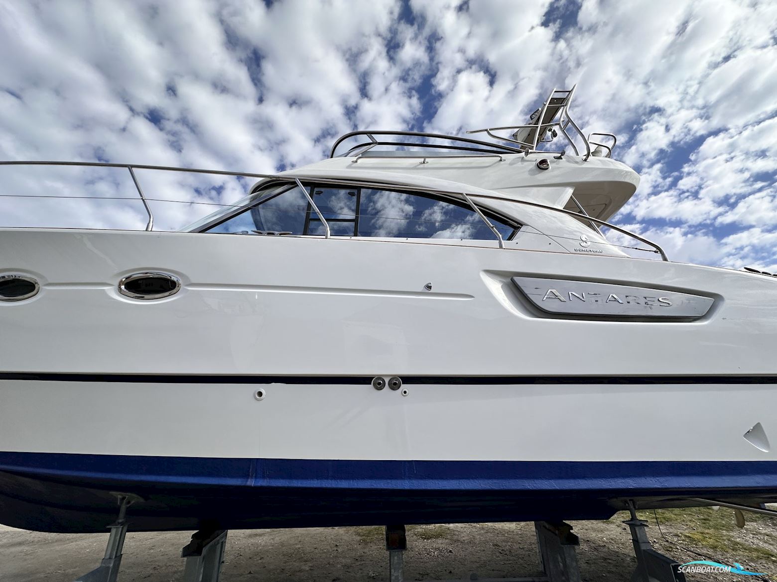 Bénéteau Antares 12