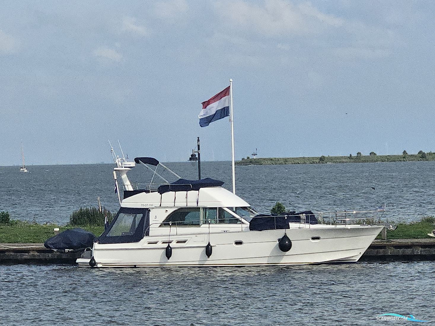 Beneteau Antares 13.80 Motorboat 2003, with Volvo Penta Tamd engine, The Netherlands