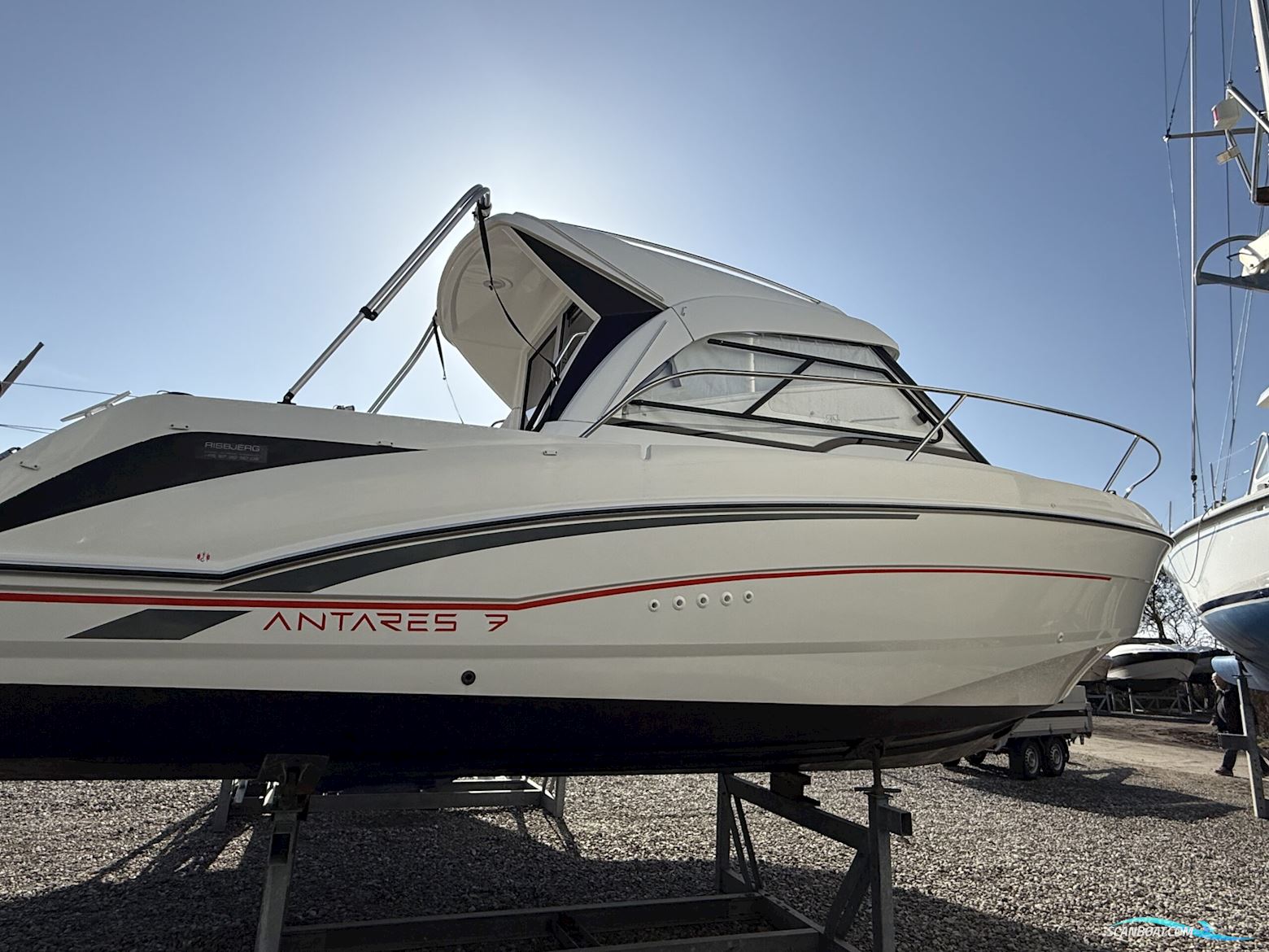 Beneteau Antares 7