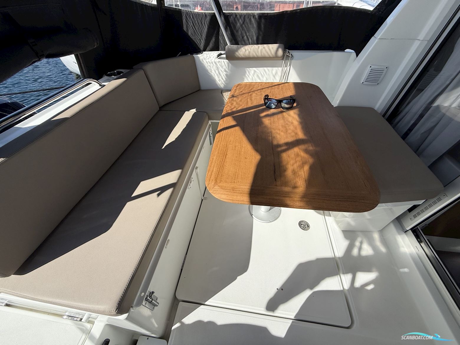 Beneteau Antares 7