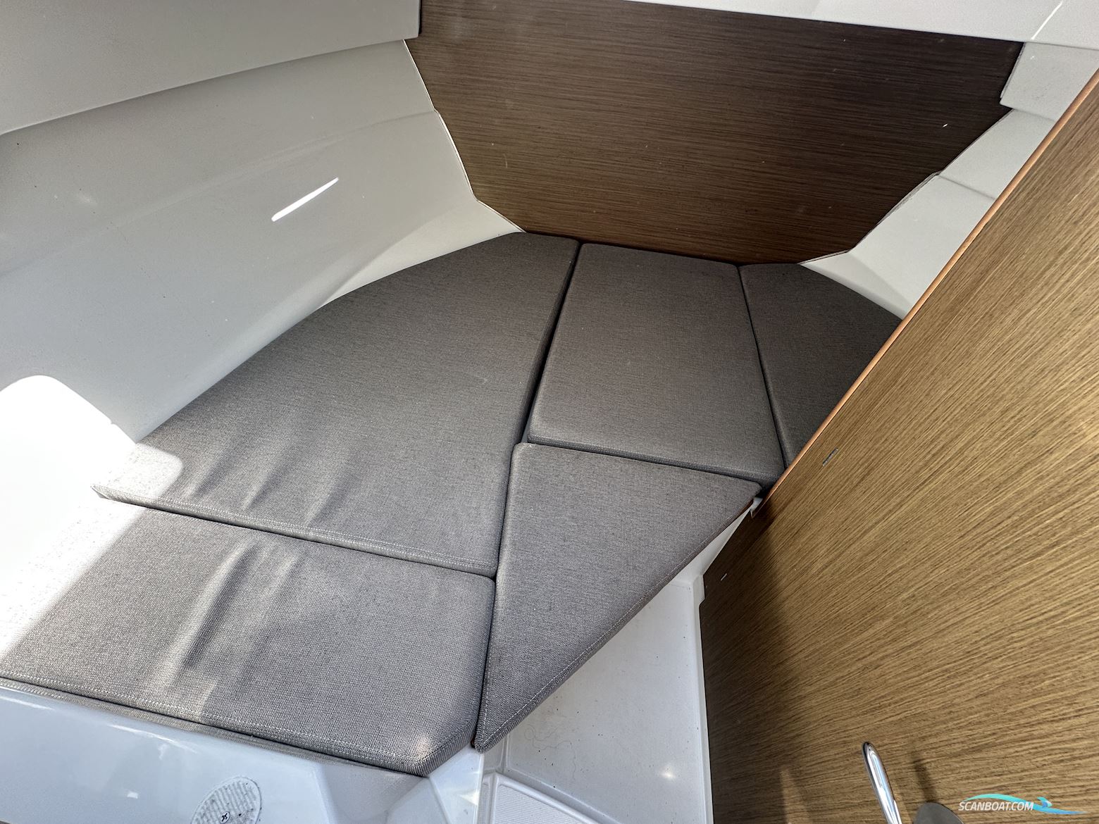 Beneteau Antares 7
