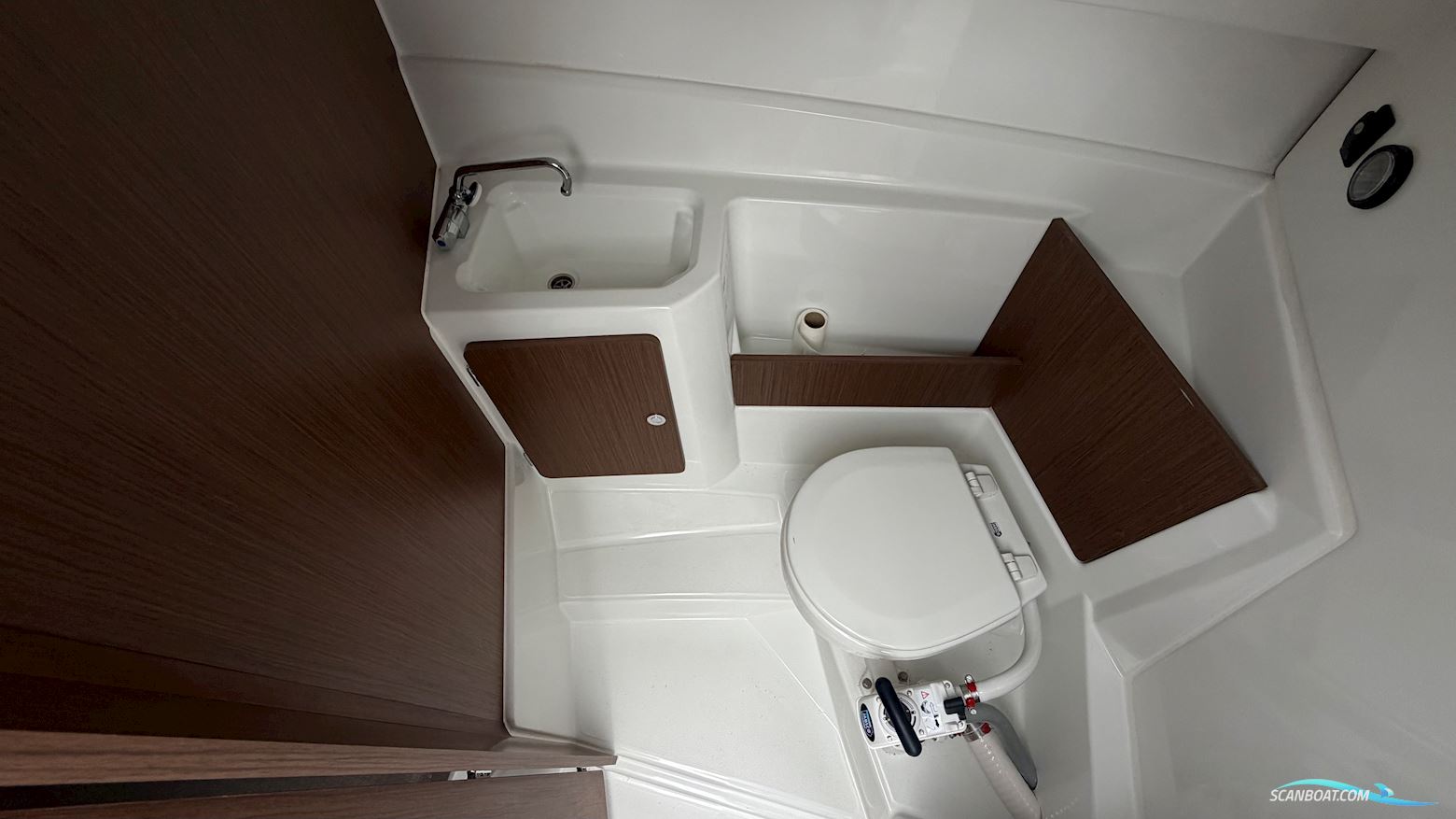 Beneteau Antares 7