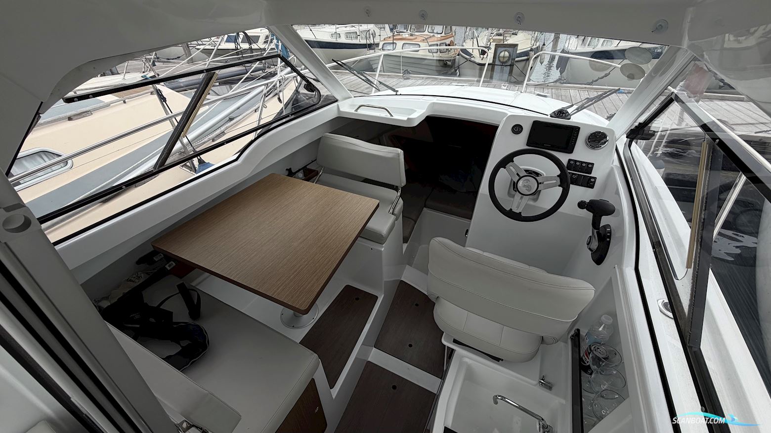 Beneteau Antares 7