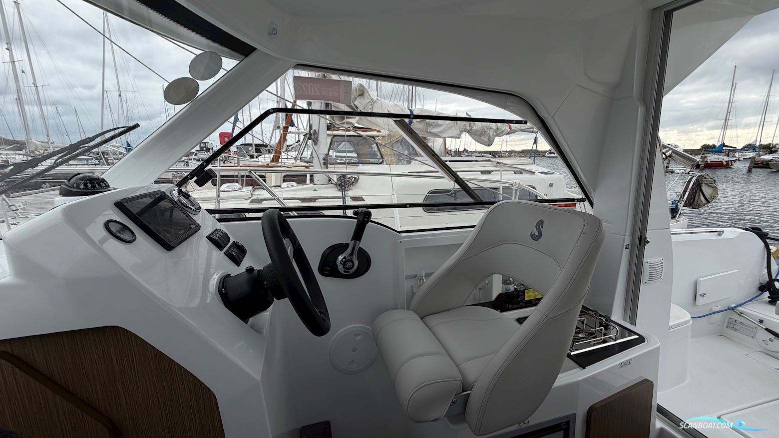Beneteau Antares 7