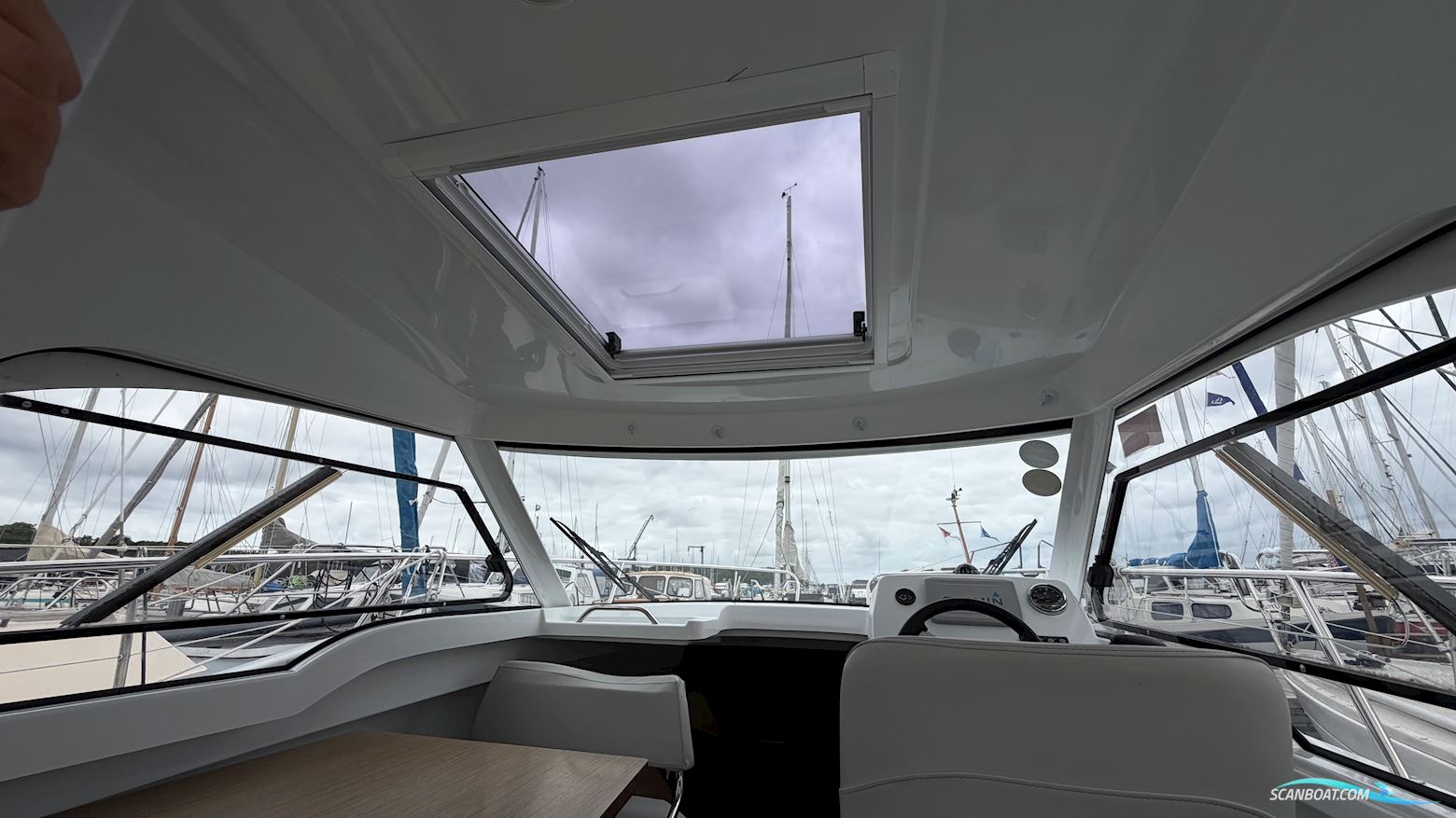 Beneteau Antares 7