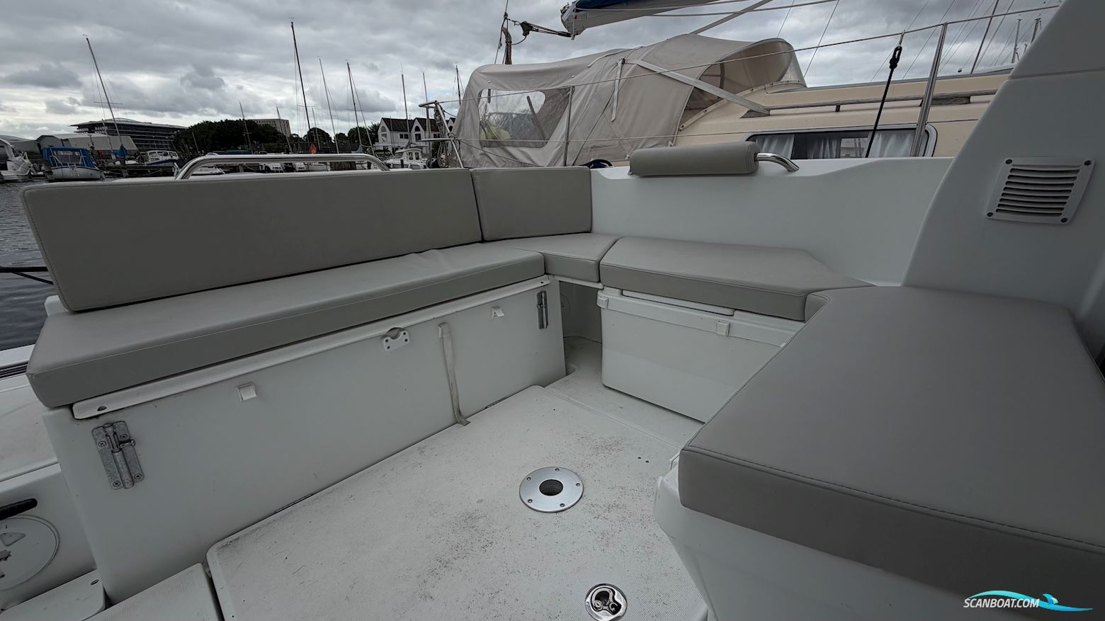 Beneteau Antares 7
