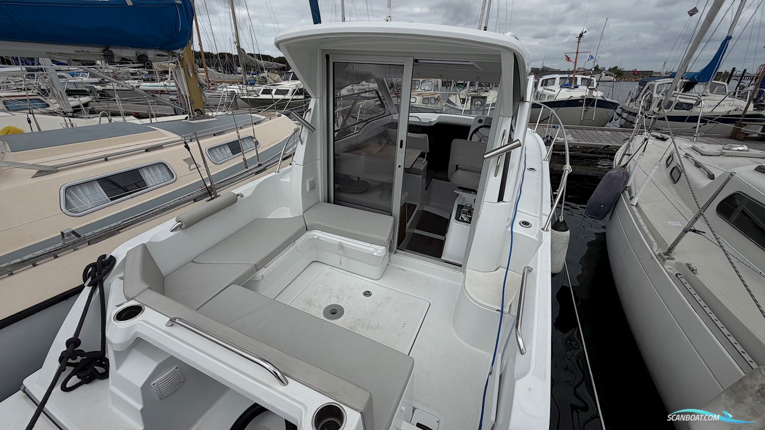 Beneteau Antares 7