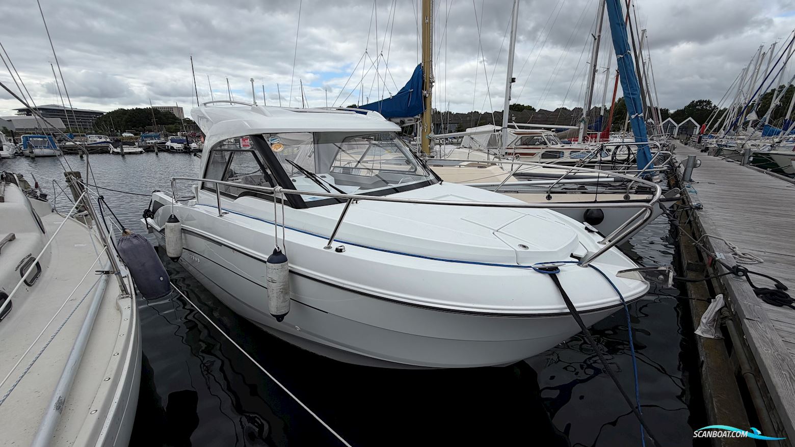 Beneteau Antares 7