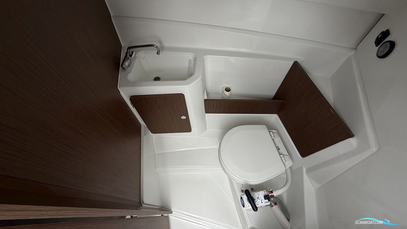 Beneteau Antares 7