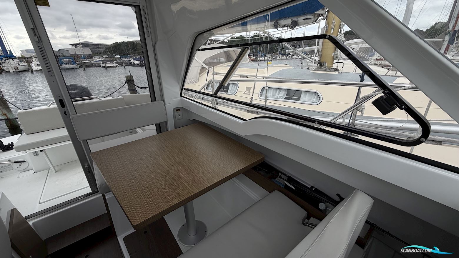 Beneteau Antares 7