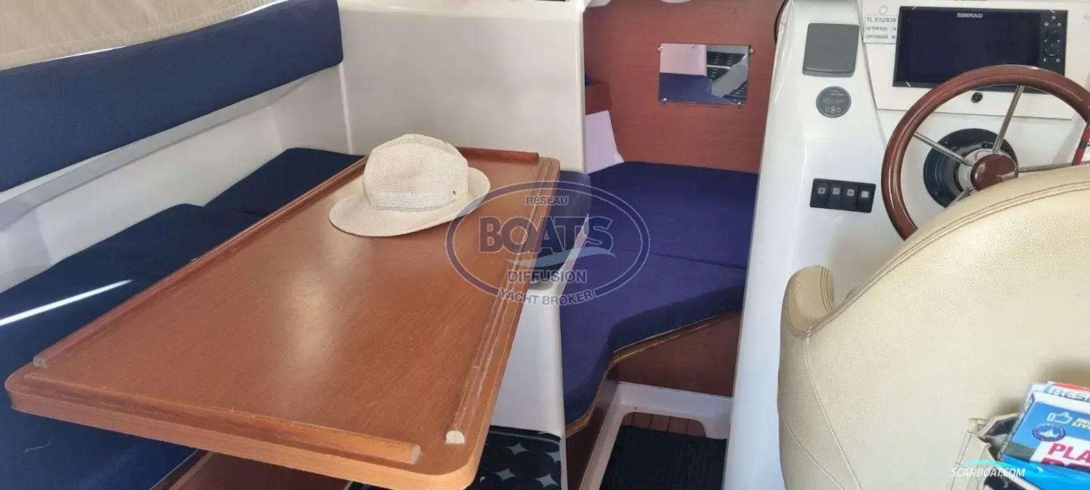 Beneteau Antares 750 HB