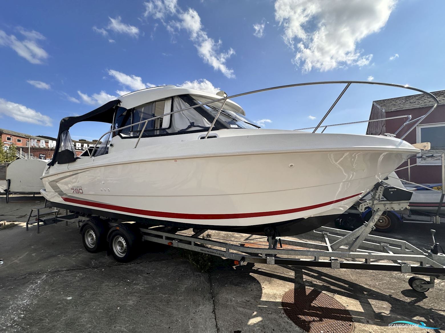 Bénéteau Antares 780