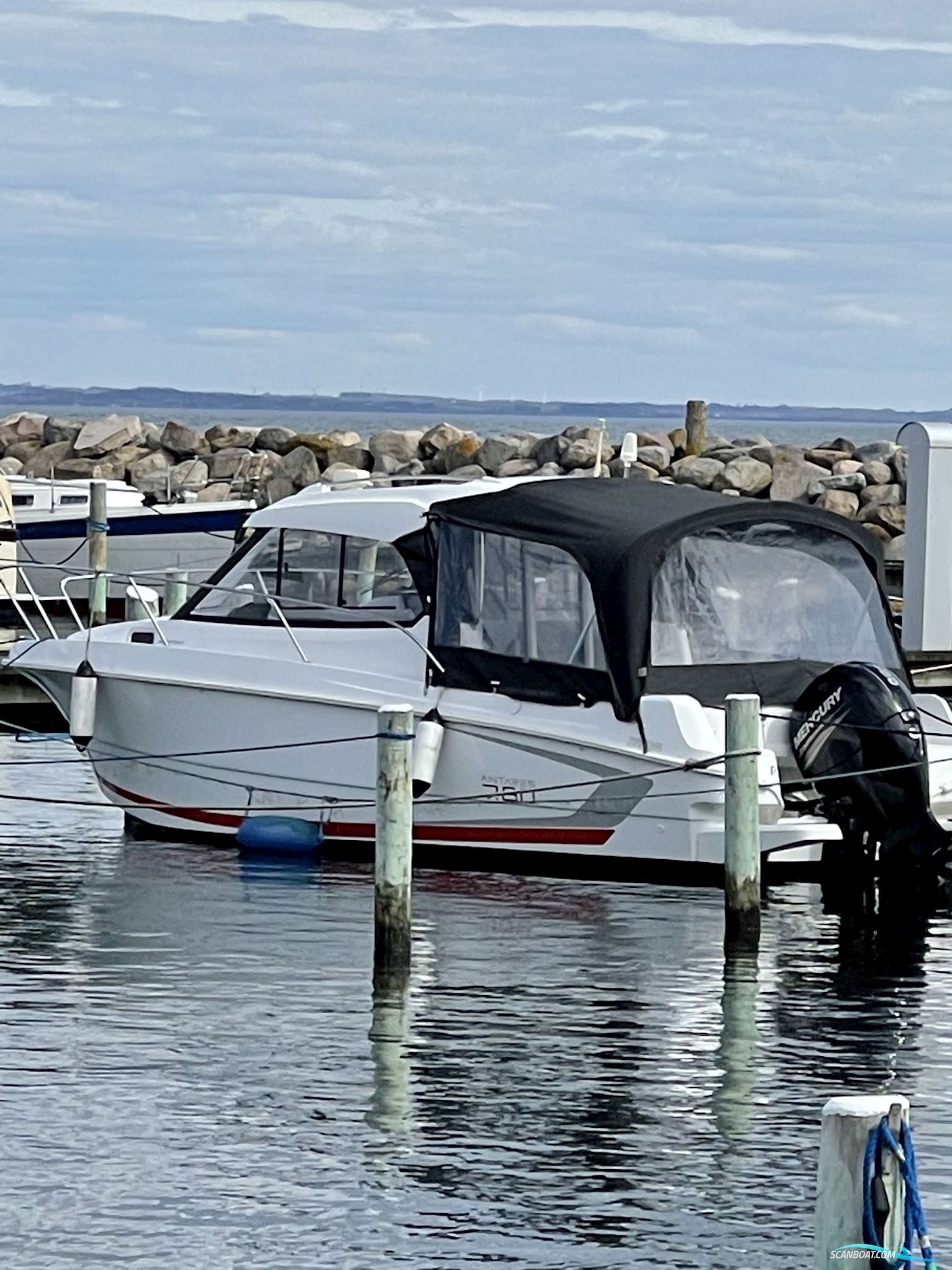 Bénéteau Antares 780