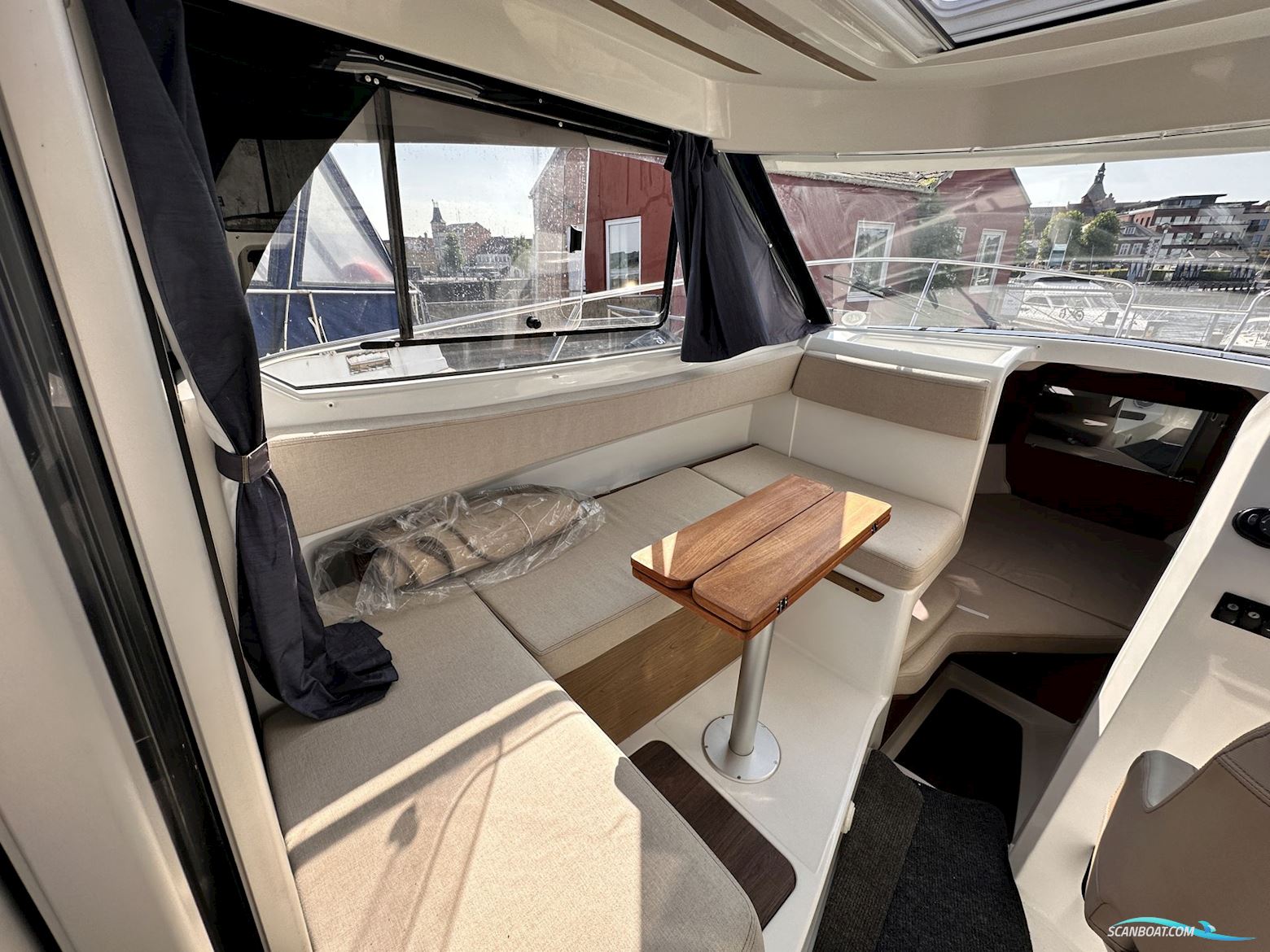 Bénéteau Antares 780