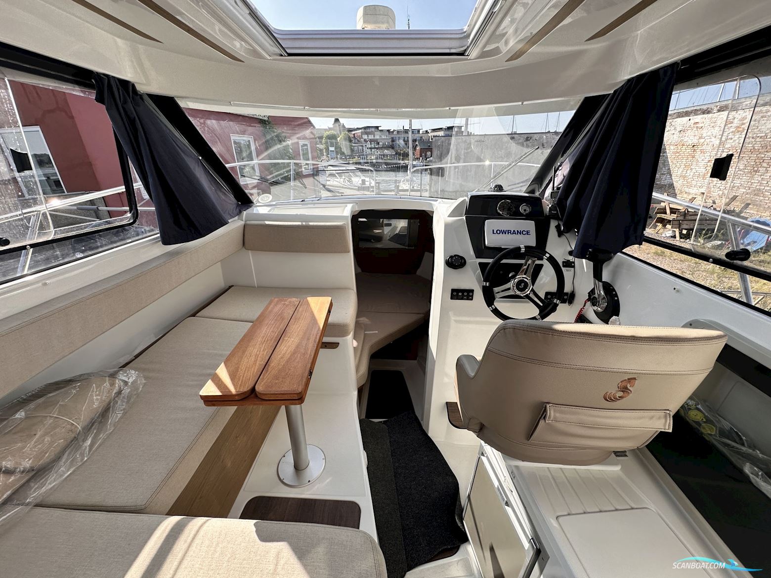 Bénéteau Antares 780