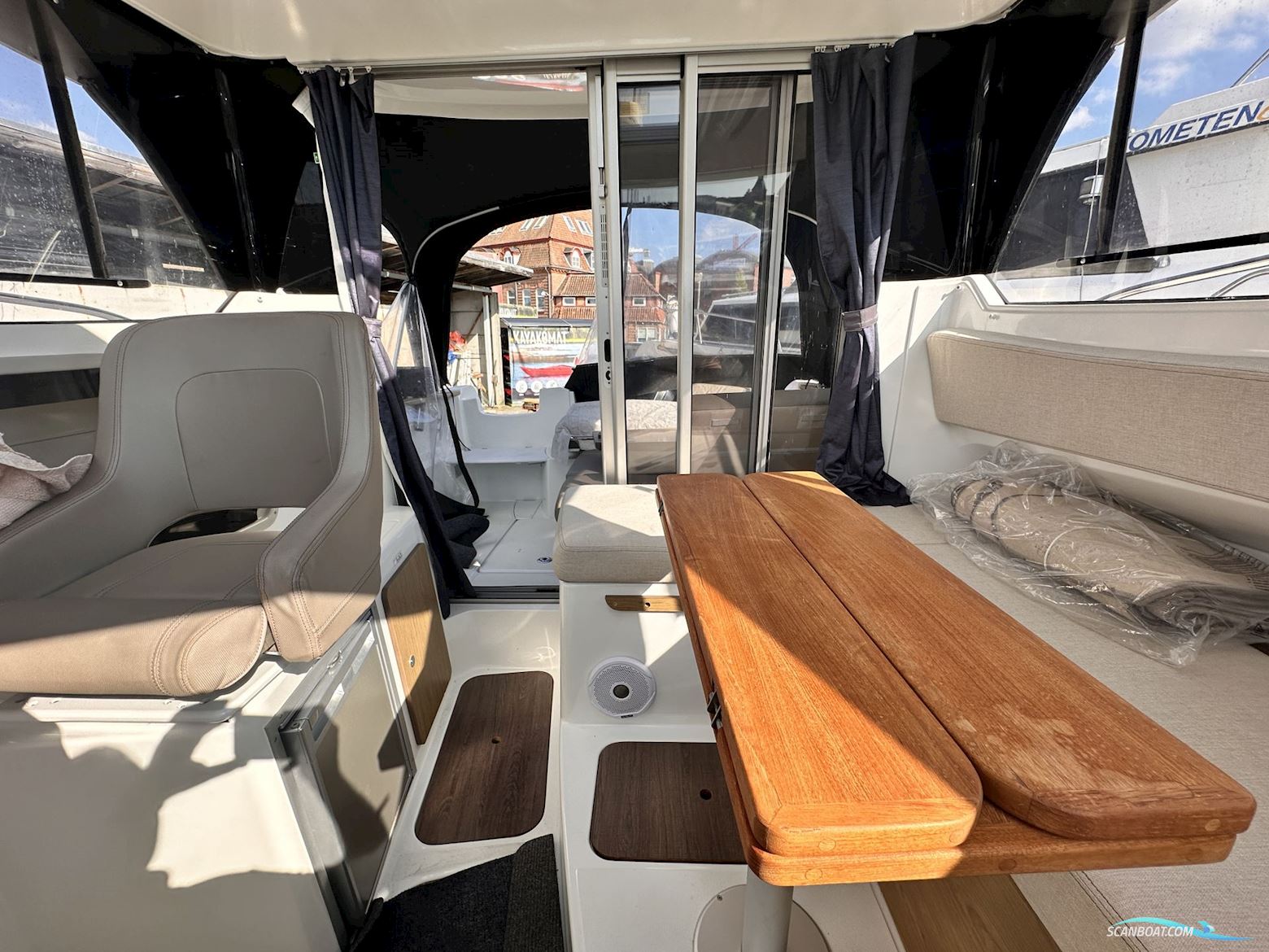 Bénéteau Antares 780