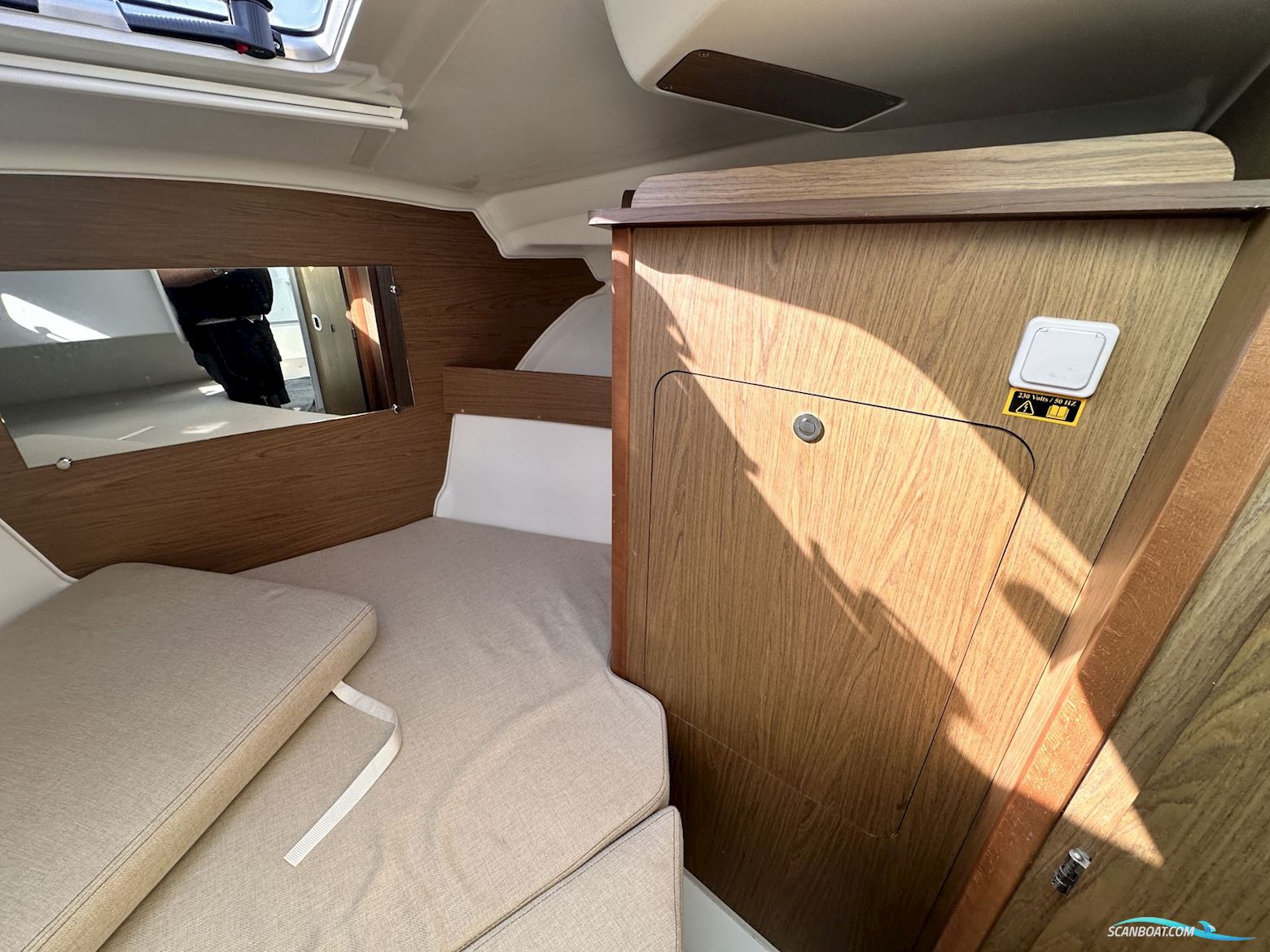 Bénéteau Antares 780