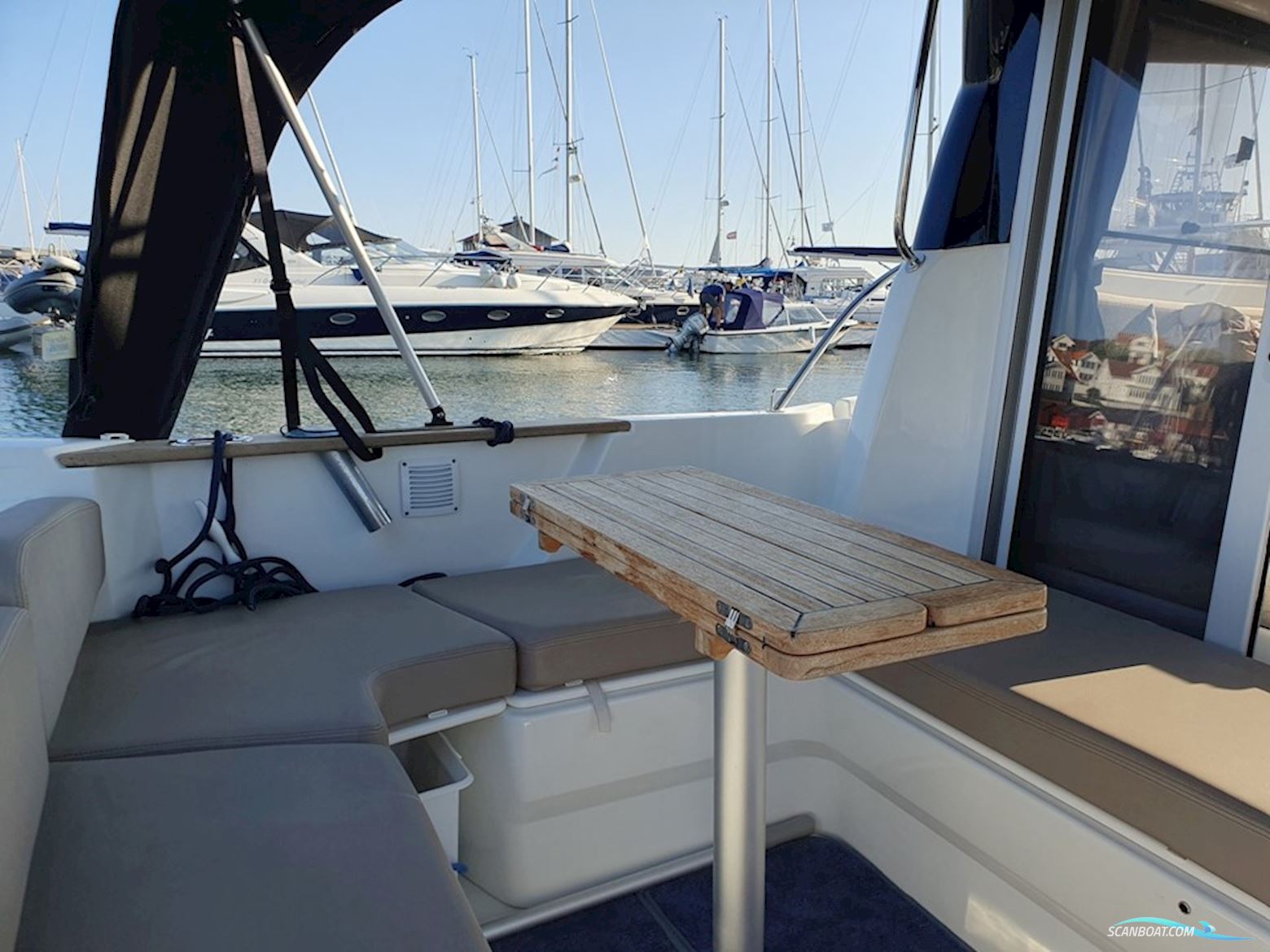 Beneteau Antares 780