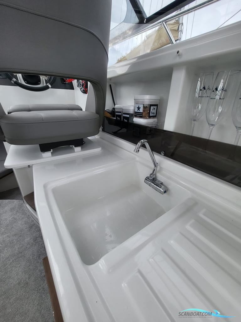 Beneteau Antares 8