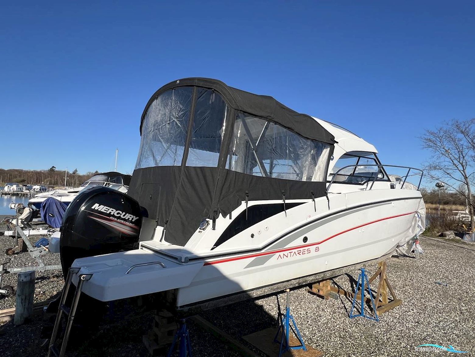 Beneteau Antares 8