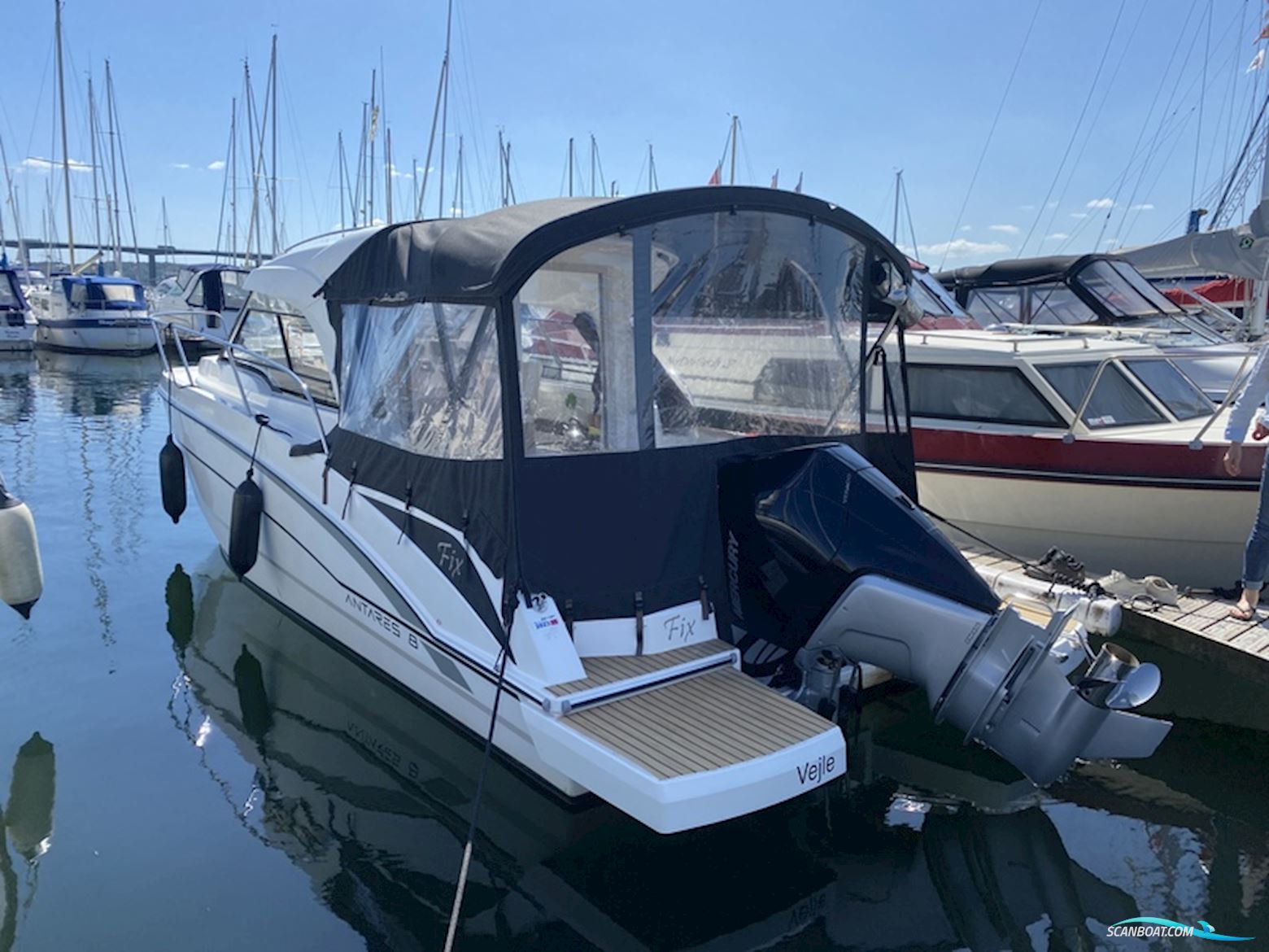 Beneteau Antares 8