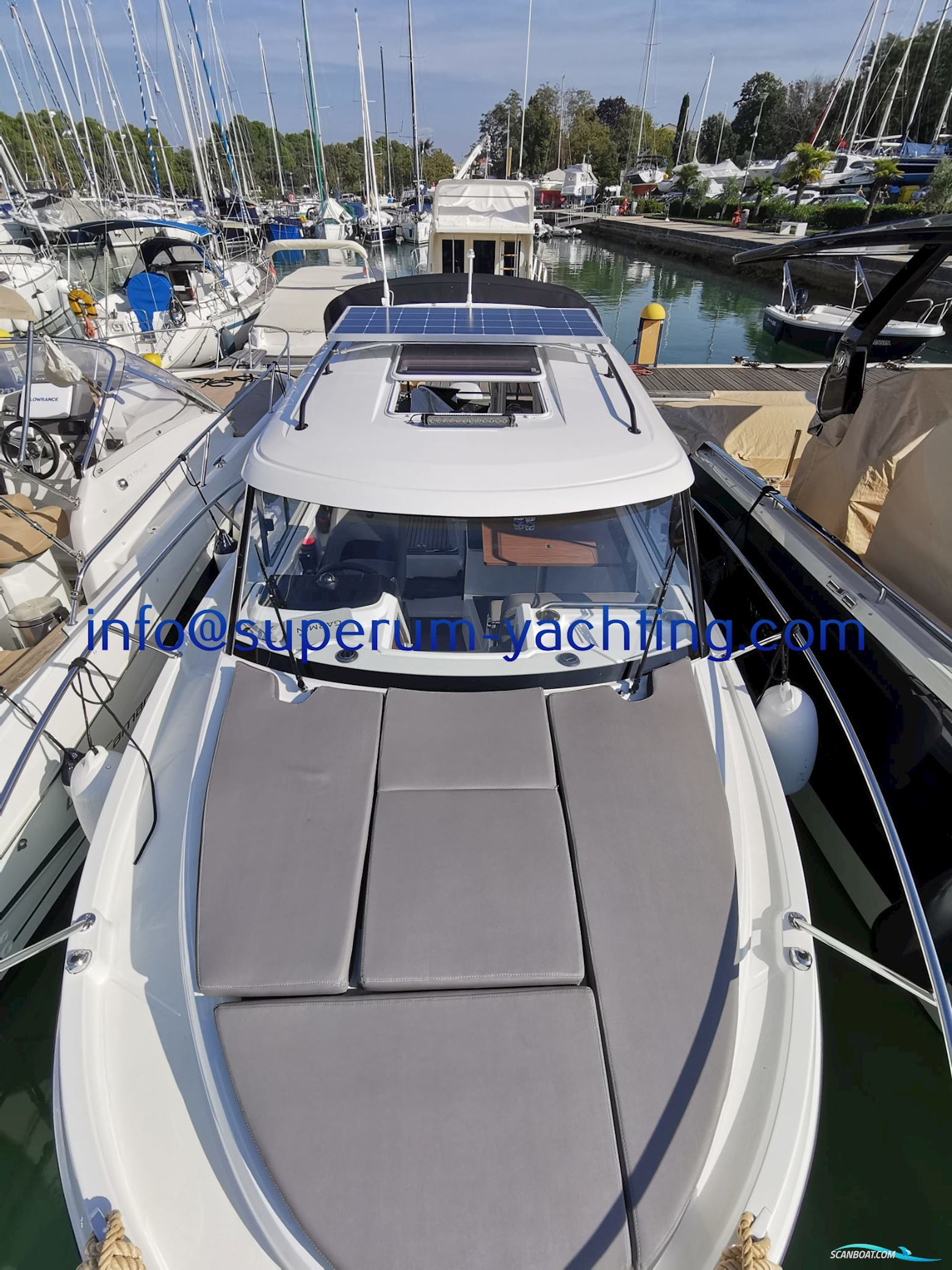 Beneteau Antares 8