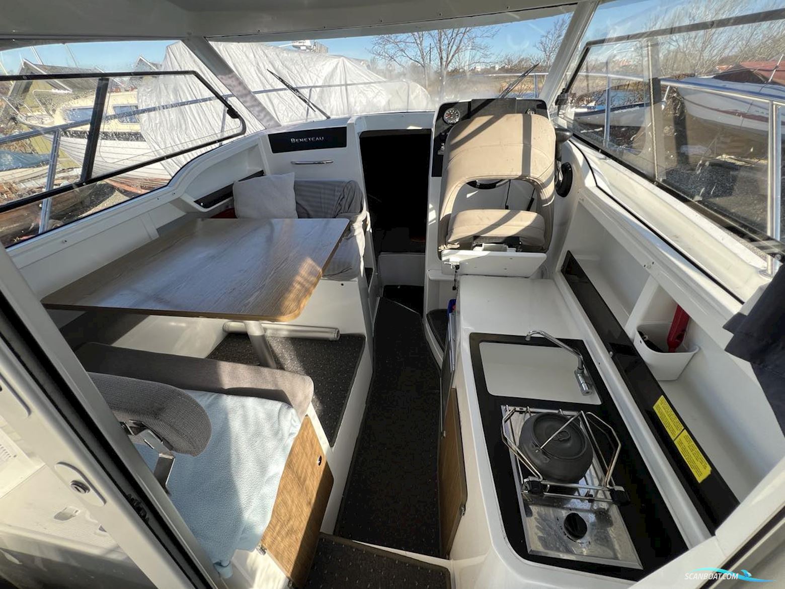 Beneteau Antares 8