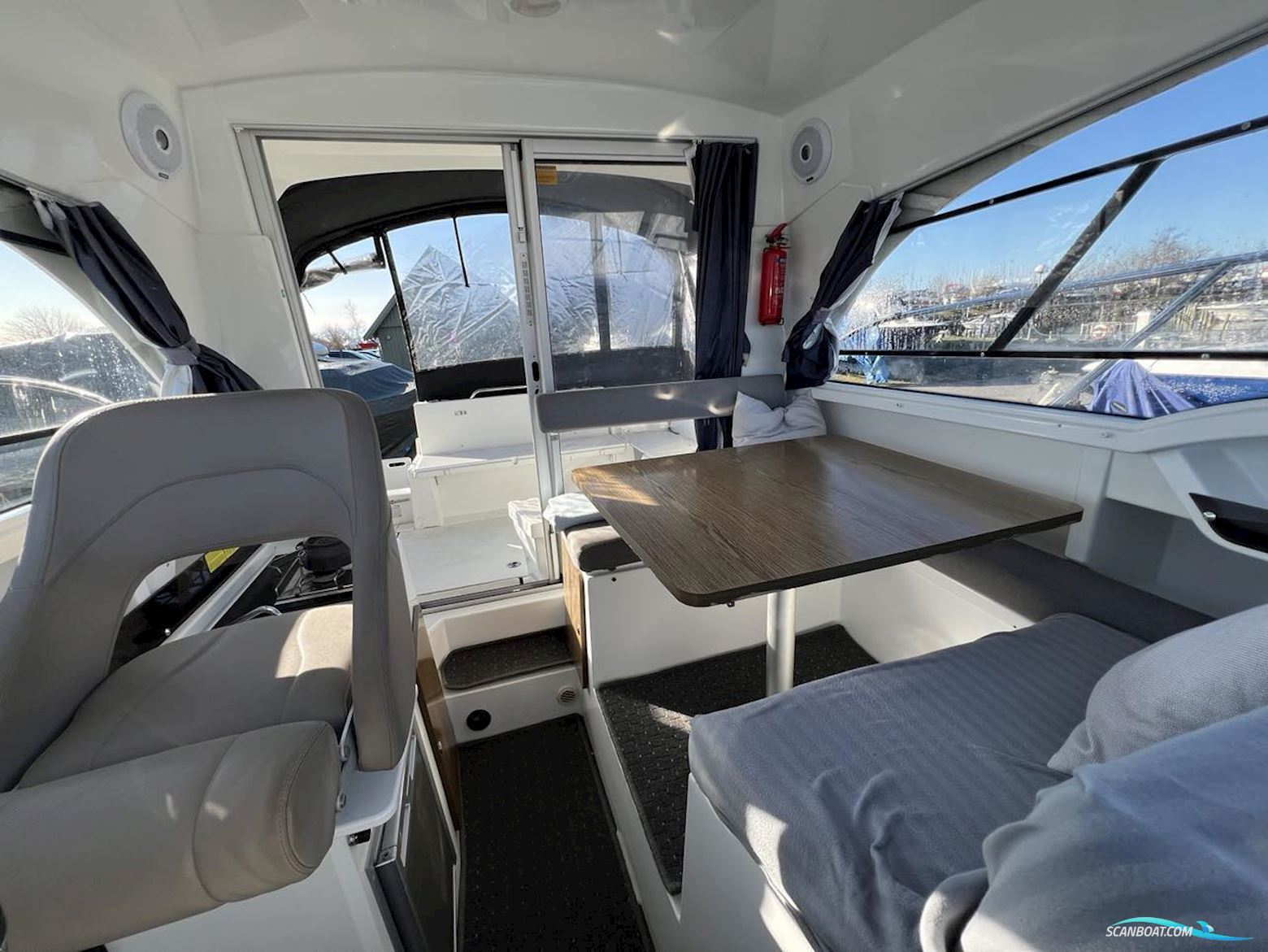 Beneteau Antares 8