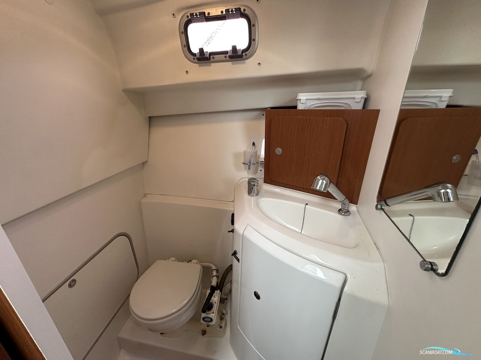 Beneteau Antares 8