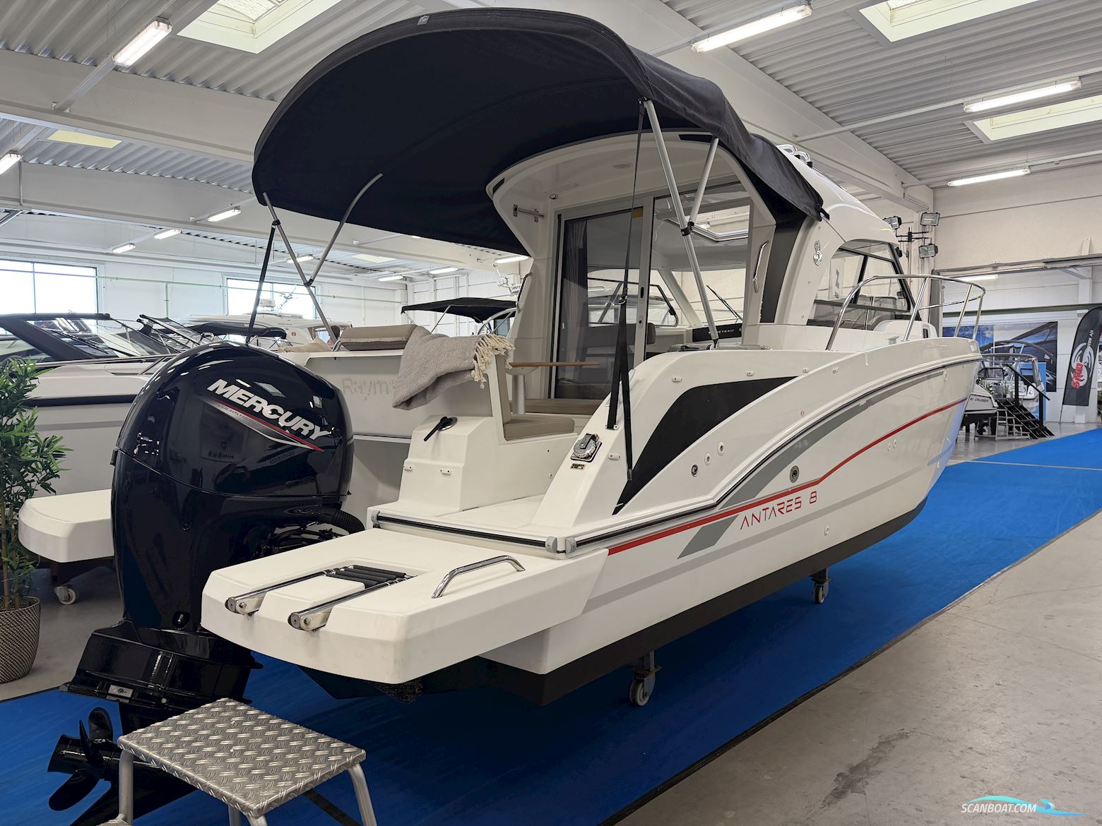 Beneteau Antares 8