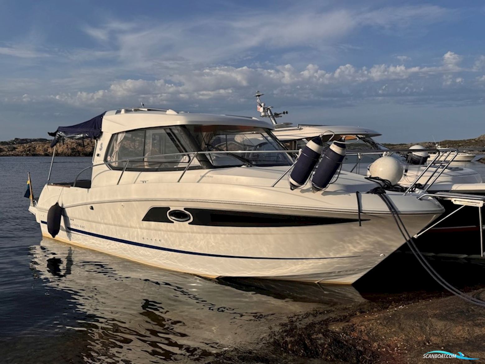 Beneteau Antares 880